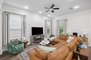 1007 E 32nd St, Houston, TX 77022 - Photo 11