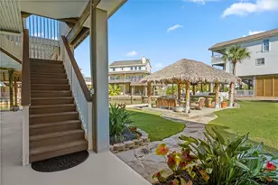 1314 Hawaii Dr, Tiki Island, TX 77554 - Photo 25
