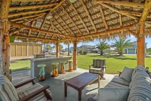 1314 Hawaii Dr, Tiki Island, TX 77554 - Photo 27