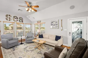 1314 Hawaii Dr, Tiki Island, TX 77554 - Photo 7