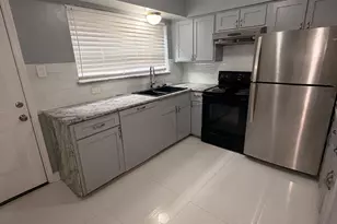 6405 Westward St, Houston, TX 77081 - Photo 7