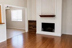 10518 Quail Ridge Ln, Sugar Land, TX 77498 - Photo 7