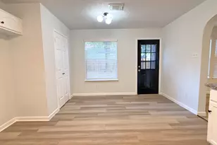 7506 Broken Arrow St, Baytown, TX 77521 - Photo 9