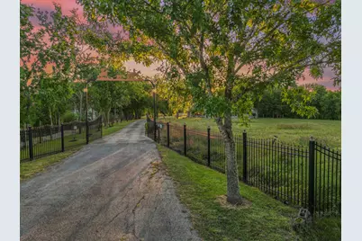9731 Hadden Road, Baytown, TX 77521 - Photo 39