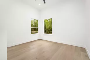 625 Piney Point Rd, Houston, TX 77024 - Photo 19