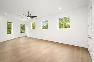 625 Piney Point Rd, Houston, TX 77024 - Photo 27
