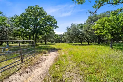 1019 Deerfield Court, Weimar, TX 78962 - Photo 5