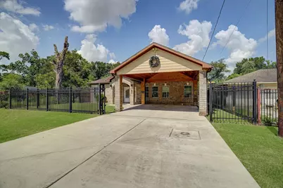 8701 Lawnridge Street, Houston, TX 77016 - Photo 3