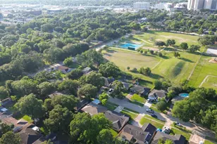 7607 Grape St, Houston, TX 77074 - Photo 39