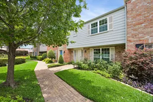 5851 Doliver Dr, Houston, TX 77057 - Photo 1