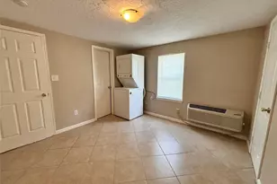 422 W Burleson St, Wharton, TX 77488 - Photo 9