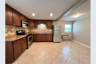422 W Burleson Street, Wharton, TX 77488 - Photo 5