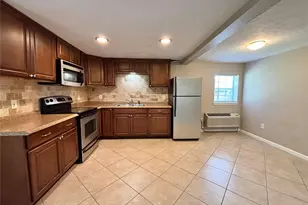 422 W Burleson St, Wharton, TX 77488 - Photo 5