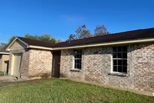 4751 E Ridge Creek Dr, Houston, TX 77053 - Photo 1