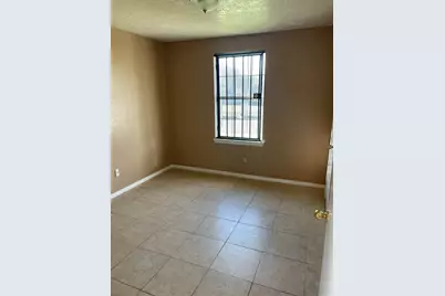 4751 E Ridge Creek Drive, Houston, TX 77053 - Photo 9