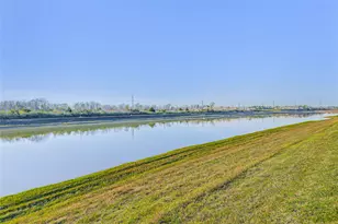 405 Lake Line Dr, Alvin, TX 77511 - Photo 43