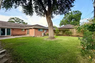 4027 Martinshire Dr, Houston, TX 77025 - Photo 25