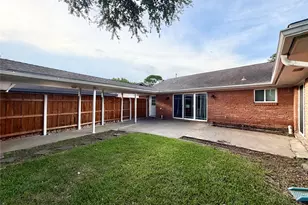 4027 Martinshire Dr, Houston, TX 77025 - Photo 23