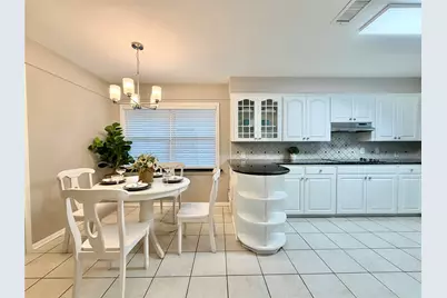 4027 Martinshire Drive, Houston, TX 77025 - Photo 13