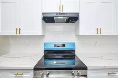 8702 Brock Park Boulevard, Houston, TX 77078 - Photo 13