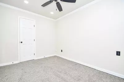 8702 Brock Park Boulevard, Houston, TX 77078 - Photo 23