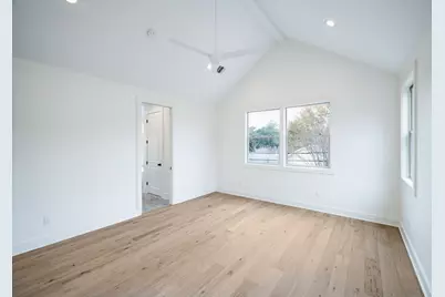 2031 Saxon Drive, Houston, TX 77018 - Photo 13