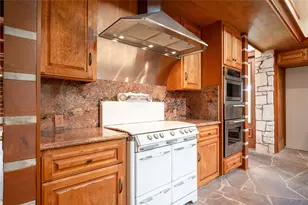 206 Rolling Hill Dr, La Grange, TX 78945 - Photo 9