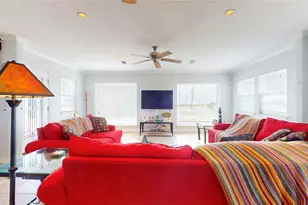 816 Pinata Dr, Crystal Beach, TX 77650 - Photo 13