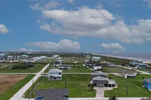 816 Pinata Dr, Crystal Beach, TX 77650 - Photo 7