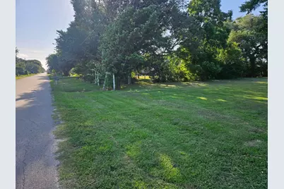 701 San Jacinto Avenue, Port Arthur, TX 77642 - Photo 1