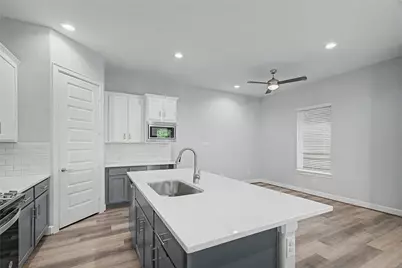 911 W 35th Street #E, Houston, TX 77018 - Photo 11