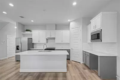 911 W 35th Street #E, Houston, TX 77018 - Photo 7