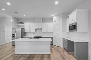 911 W 35th St, Houston, TX 77018 - Photo 7
