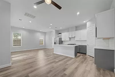911 W 35th Street #E, Houston, TX 77018 - Photo 5
