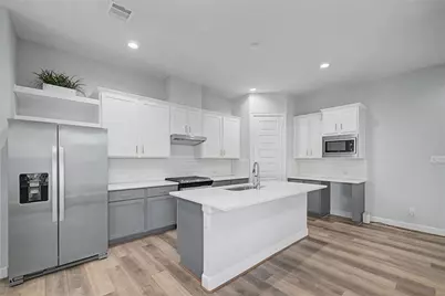 911 W 35th Street #E, Houston, TX 77018 - Photo 9