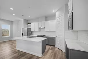 911 W 35th St, Houston, TX 77018 - Photo 3