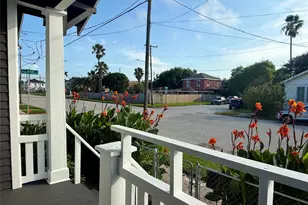1924 26th St, Galveston, TX 77550 - Photo 3