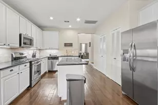 55 W Pipers Green St, The Woodlands, TX 77382 - Photo 9