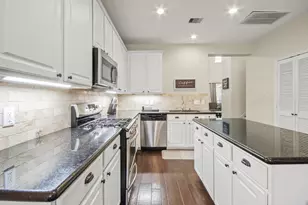 55 W Pipers Green St, The Woodlands, TX 77382 - Photo 11