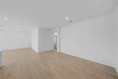 31143 Warwick Coast Court, Fulshear, TX 77441 - Photo 11