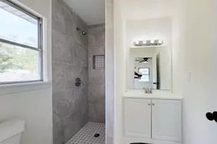 301 Cypress St, Lake Jackson, TX 77566 - Photo 25