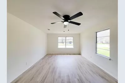 301 Cypress Street, Lake Jackson, TX 77566 - Photo 9