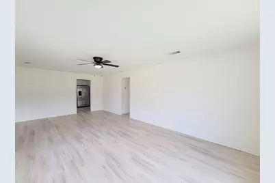 301 Cypress Street, Lake Jackson, TX 77566 - Photo 5