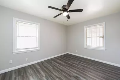 6002 Doulton Drive, Houston, TX 77033 - Photo 17