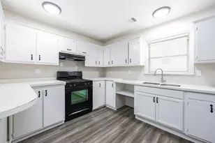 6002 Doulton Dr, Houston, TX 77033 - Photo 7