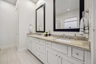10950 Wrenwood Grn, Houston, TX 77043 - Photo 15