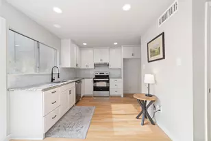 12111 Bob White Dr, Houston, TX 77035 - Photo 9