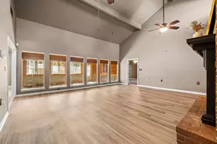 306 Rolling Hills Dr, Conroe, TX 77304 - Photo 5