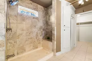 306 Rolling Hills Dr, Conroe, TX 77304 - Photo 23