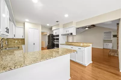 603 Hillcrest Circle, Huntsville, TX 77340 - Photo 11